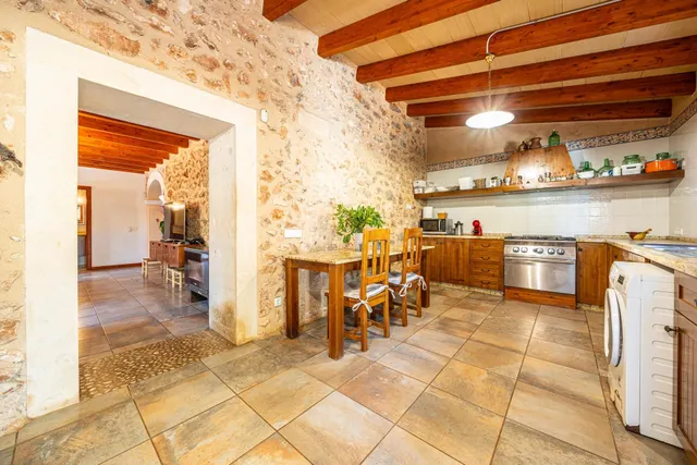 Villa de campo con piscina privada y casa de invitados . — 9