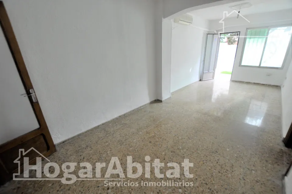 Dos terrazas privadas en esta luminosa planta baja exterior