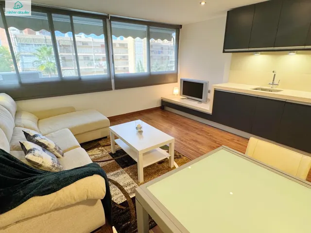 ELEGANCIA MEDITERRÁNEA A POCOS METROS DE LA ARENA DORADA — 12
