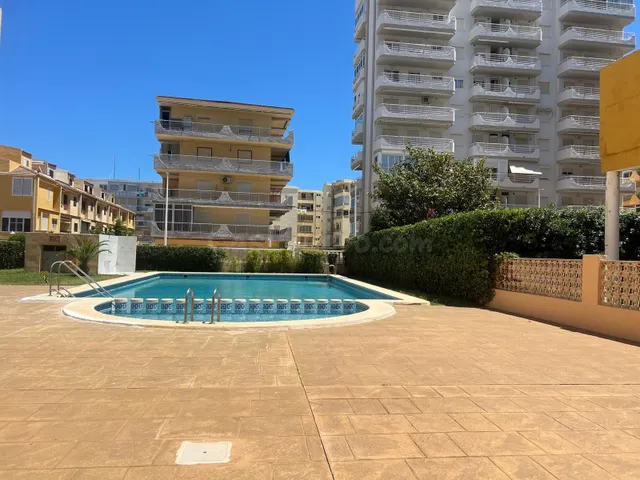 Amplio apartamento a solo 150 metros del mar en Playa de Tav