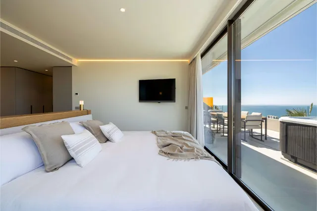 PRECIOSA PLANTA BAJA CON VISTAS Y 80M2 DE SUPERFICIE EXTERIOR ENTRE TERRAZA, JARDÍN, PISCINA Y PLAYA — 8