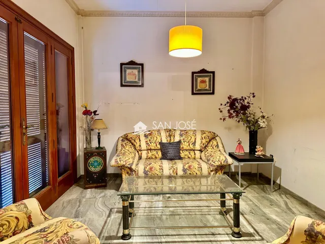 SE VENDE CASA CON PISCINA EN GLORIETA DE NOVELDA. — 3