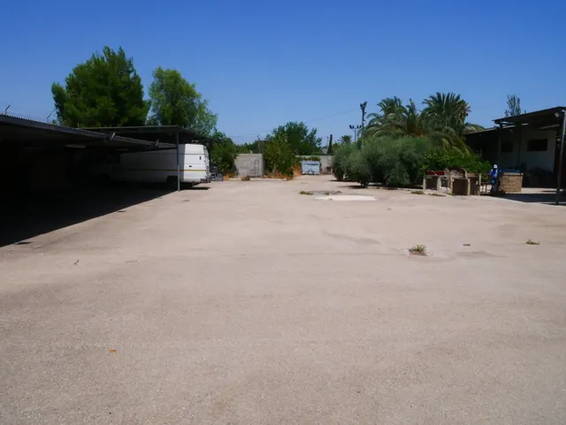 Se venden naves con parcela de 2.868 m2 en Senda De los Garres — 11