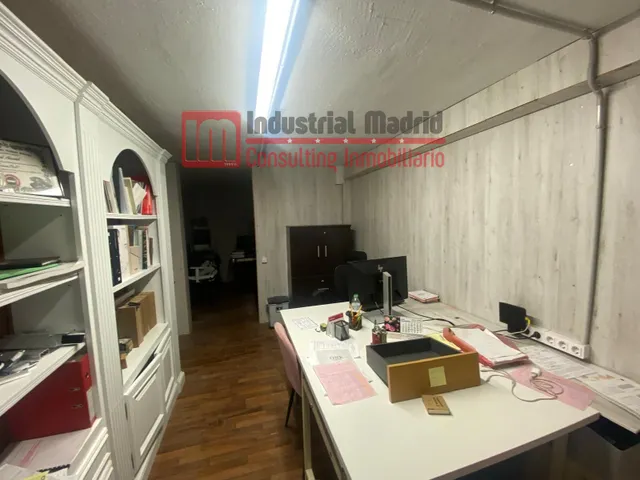 Nave industrial 887m² en venta - Zona Industrial — 20