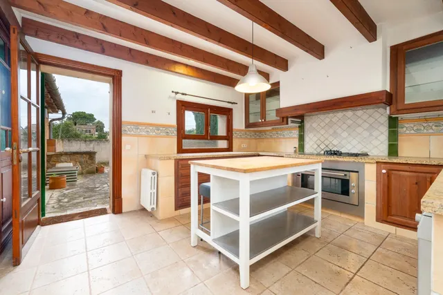 Finca mallorquina con carácter, jardín mediterráneo y vistas a la Serra de Tramuntana · Biniali — 20