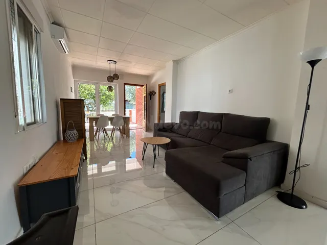 Chalet independiente con piscina privada y terrazas en La El - foto 4