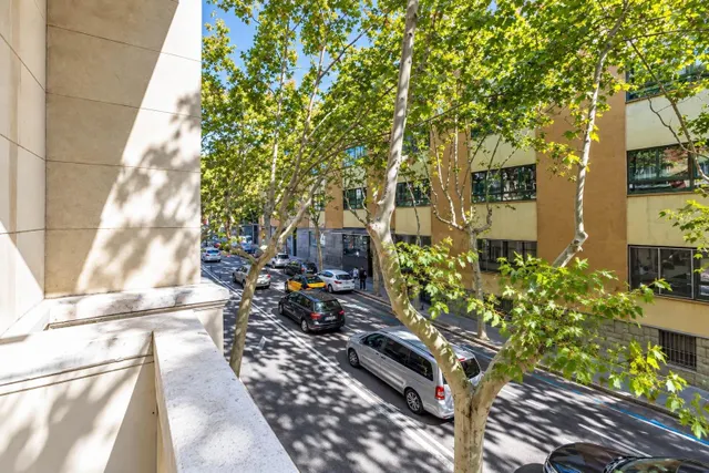 Agencia Inmobiliaria en Barcelona. Piso en venta en Sarria - foto 3