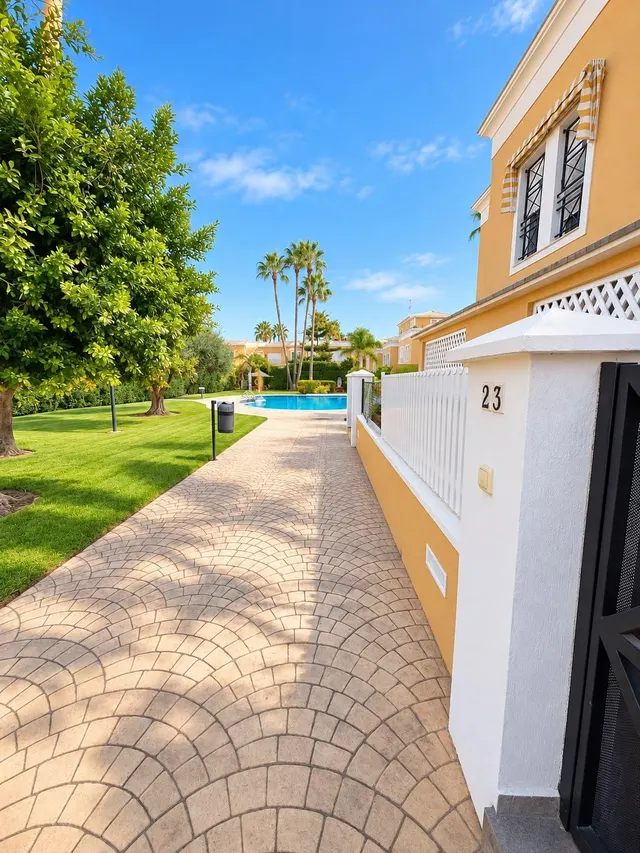 BUNGALOW CON BUHARDILLA EN PLAYA DE SAN JUAN — 24
