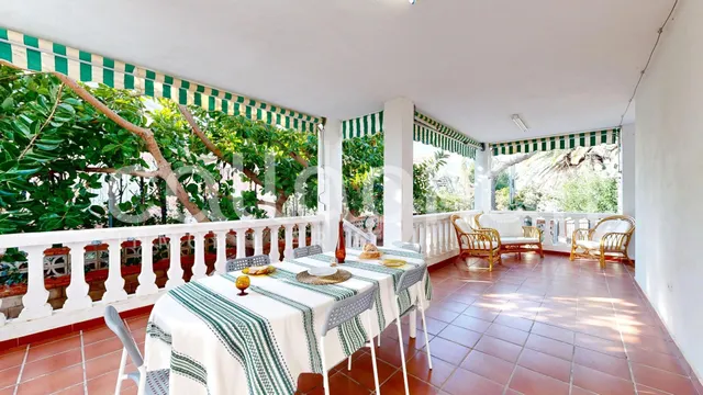Luminoso y exclusivo chalet independiente en Almardà — 2