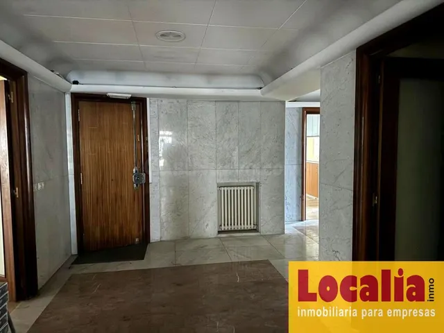 Excepcional local para oficinas en Santander. — 7