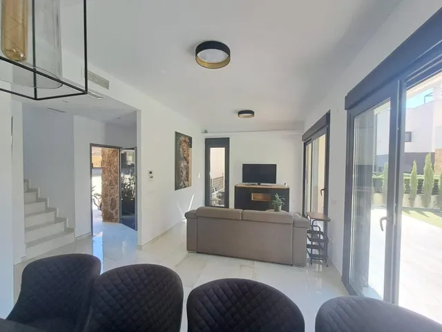 Villa con tres dormitorios en la zona de Lomas de Cabo Roig — 10