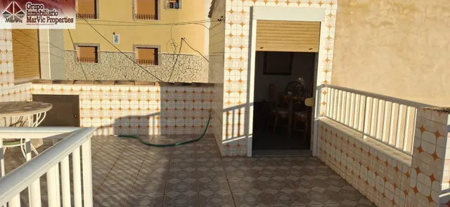CASA DE DOS PLANTAS EN SELLA CON BUARDILLA — 27