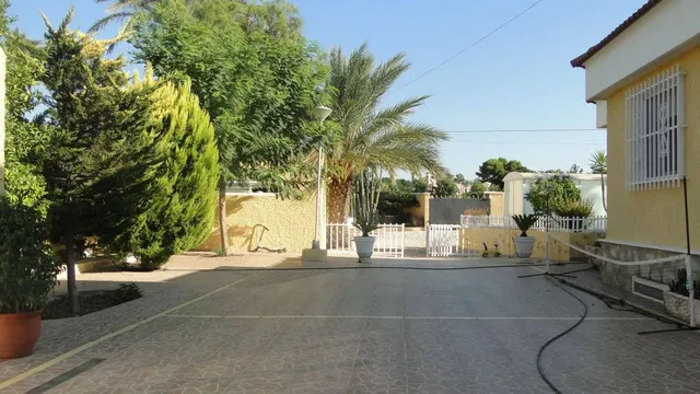 PRECIOSO CHALET DE LUJO CERCANO A ELCHE — 24