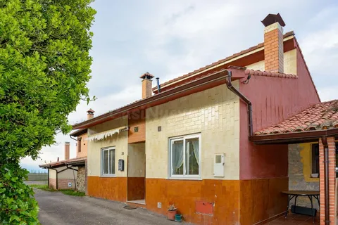 CASA DE ALDEA CON VISTAS Y TERRENO A 15 MINUTOS DE OVIEDO.