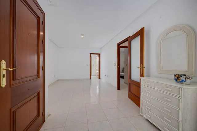 Amplio Apartamento en Acequion, Torrevieja - ¡A solo 250m de la Playa! — 9