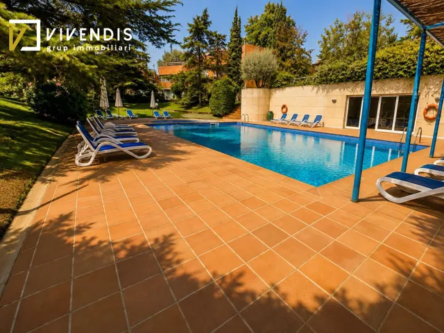 CASA EN VENTA - CIUTAT JARDÍ — 30