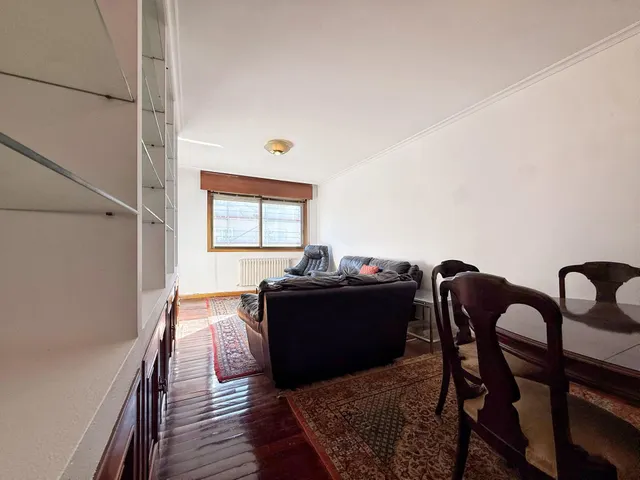 ESPACIO, LUZ NATURAL Y TODO EL POTENCIAL EN PLENO CENTRO. — 8