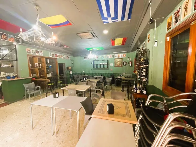 ALQUILER DE CAFETERIA CON LICENCIA-POSIBILIDAD DE TERRAZA — 2