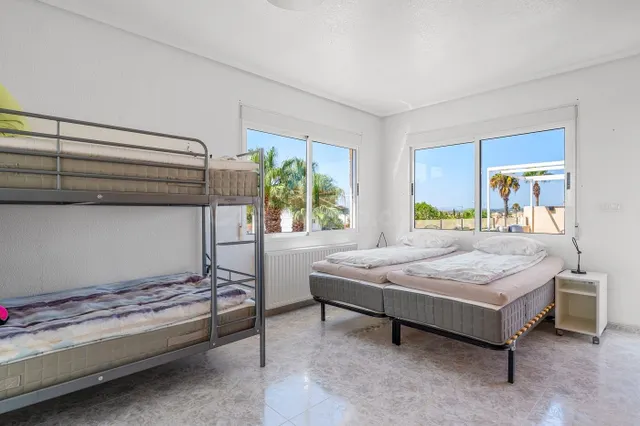 Villa 3 habitaciones 250m² en venta - Centro de la Ciudad Quesada — 43