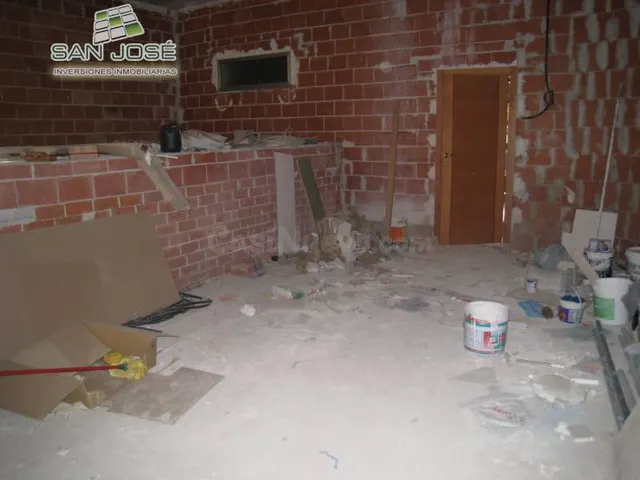 OPORTUNIDAD-CHOLLO EN VENTA DE LOCAL EN LOS BAJOS DEL EDIFIC - foto 2