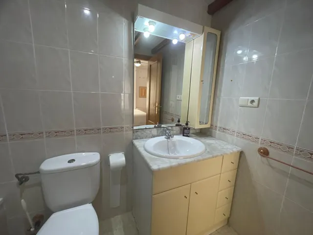 Apartamento de 2 dormitorios con garaje y trastero en Guardamar del Segura — 17