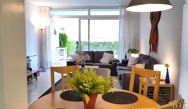 Apartamento en planta baja con jardín privado y piscina comunitaria en Pals — 8