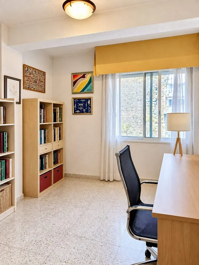 Vivienda amplia de 4 dormitorios cerca de la avenida Padre Esplá. — 12