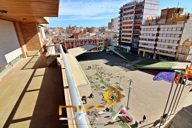 Imponente y amplio piso en la Plaza Mayor de Vila-real - foto 2