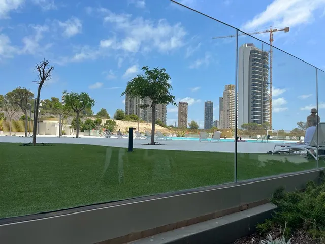Se vende preciosos apartamento en Poniente con 2 dormitorios, 1 baño, parking y trastero — 38
