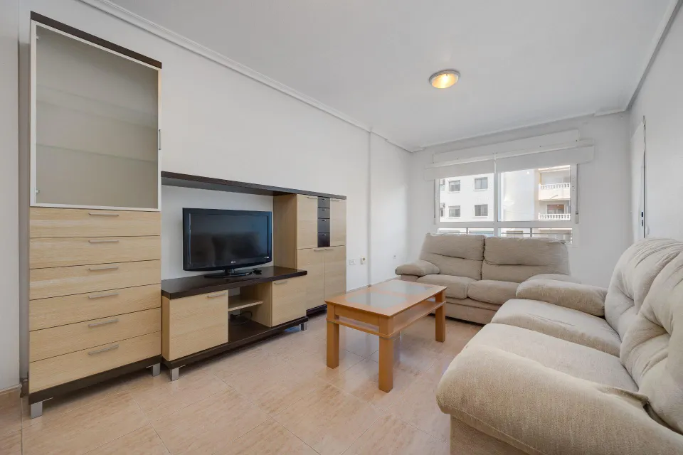 Venta de amplio apartamento seminuevo Ed.Torreaguas Torrevieja