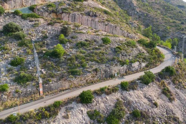 Terreno edificable en Jalón con vistas al valle y servicios cercanos — 7