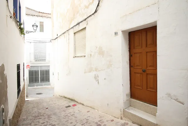 CASA DE 3 ALTURAS EN SEGORBE PARA REFORMAR - foto 2
