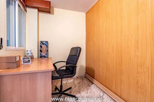 Entreplanta en venta ó alquiler C/Barcelona (Carballo) — 19