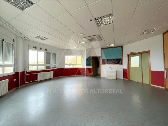 SE VENDE NEGOCIO EN MONTEPRINCIPE — 13