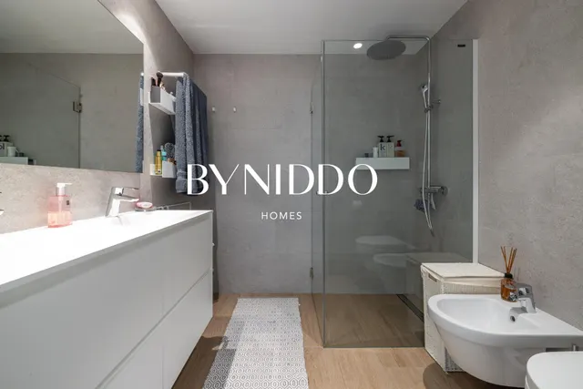 Exclusiva vivienda con dos espacios independientes, jardín privado y piscina en Can Mates — 42