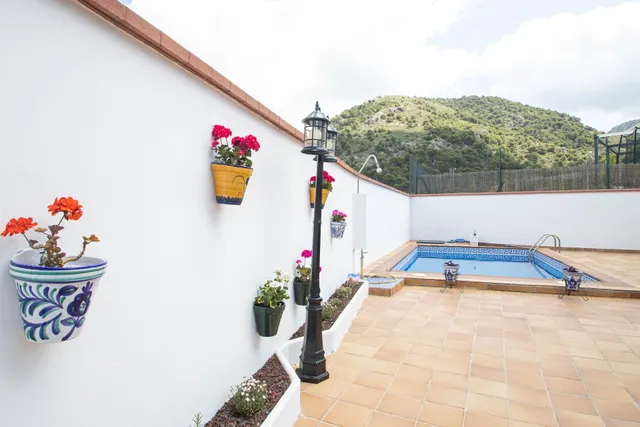 CHALET INDEPENDIENTE CON PISCINA — 17