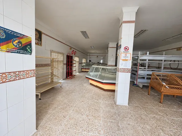 Local comercial 4 habitaciones 140m² en venta - ESTACION REN