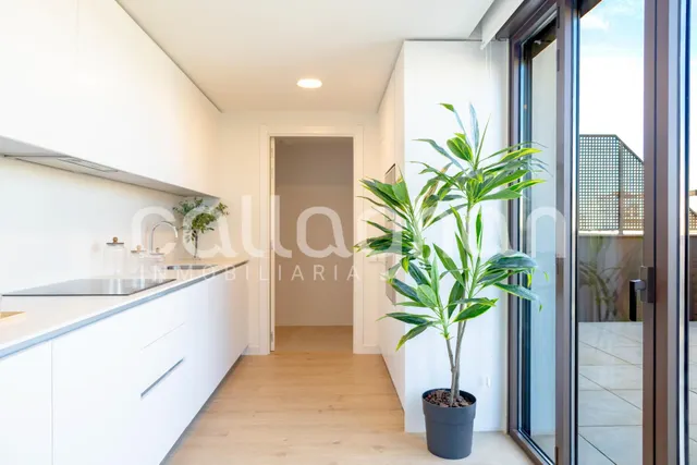 Obra nueva a estrenar, completamente amueblada y equipada, con una espectacular terraza privada de 100 m2 en pleno centro de Valencia. — 41