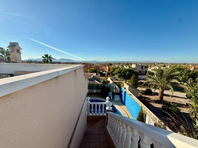 Espectacular villa independiente con piscina privada — 11