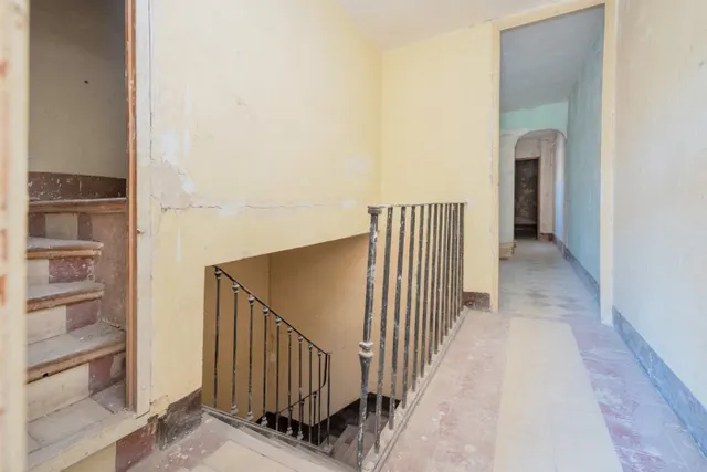 A LA VENTA EDIFICIO EN PLAZA BIB-RAMBLA — 36