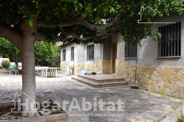 CHALET SEMINUEVO CON GARAJE, PISCINA Y AMPLIA PARCELA — 12