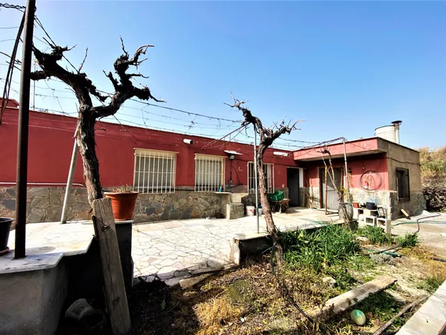 Se vende cortijo a distancia de a pie al pueblo — 6