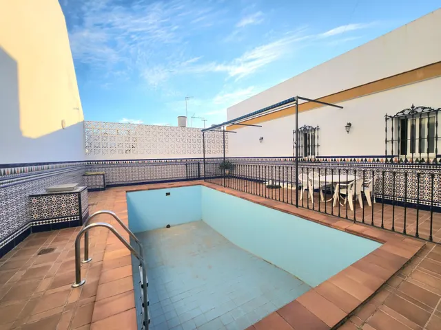 IMPRESIONANTE CASA EN CENTRO DE ALCALA DE UNA SOLA PLANTA CON LOCAL COMERCIAL Y GARAJE. — 45