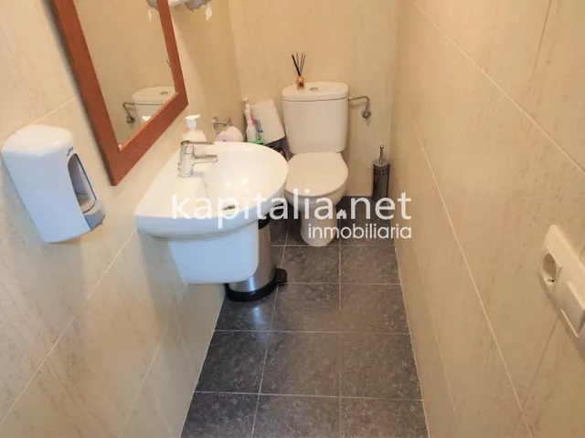 Locales comerciales a la venta en Ontinyent, zona El Llombo. — 13