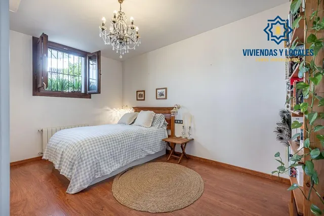 CASA SINGULAR EN ALBAICÍN JUNTO A PUERTA DE ELVIRA — 28