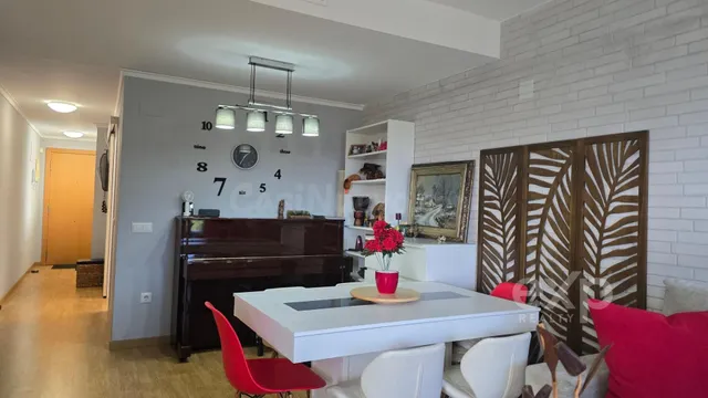 Piso reformado con terraza, vistas despejadas, dormitorio en - foto 3