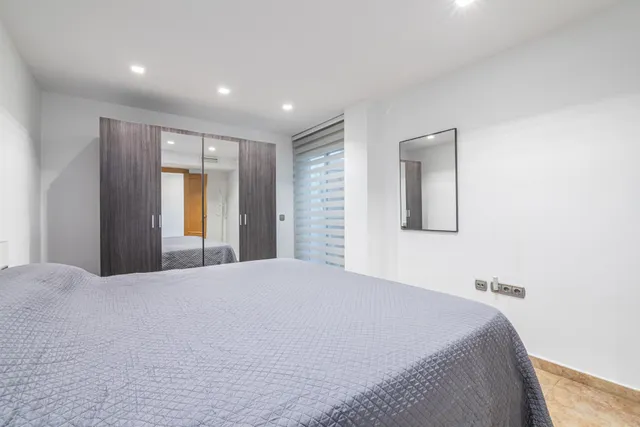 ¿que en plaza madrid no hay viviendas con terrazas espectaculares? magnifico piso 125 m2, terraza de 30 m2, ascensor, 3 habitaciones — 30