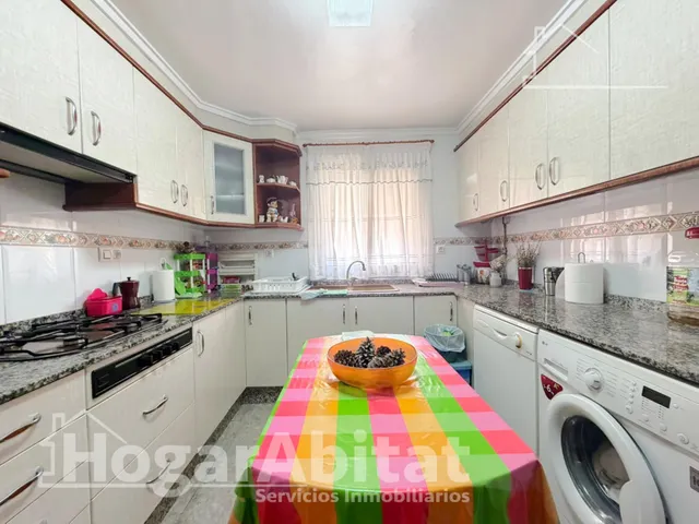 CHALET CON PISCINA, GARAJE Y TERRAZA — 16