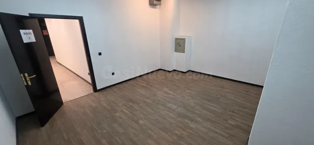 LOCAL COMERCIAL ACONDICIONADO DE 350 METROS EN PLENA - foto 2