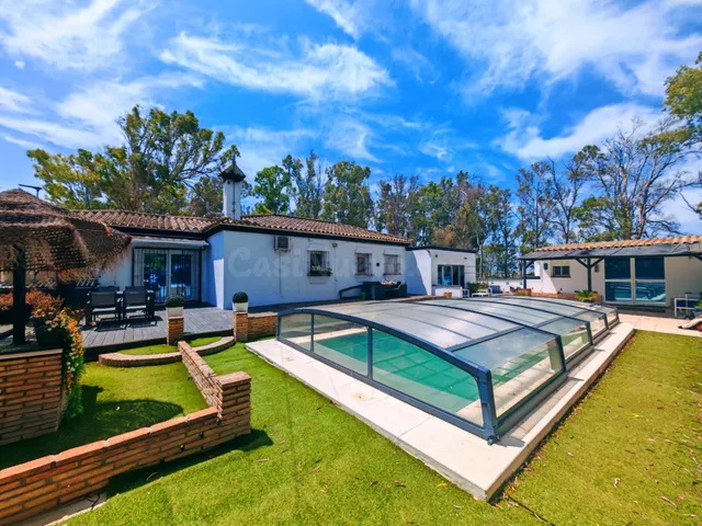 Oportunidad única: chalet con piscina, sala de juegos y habi